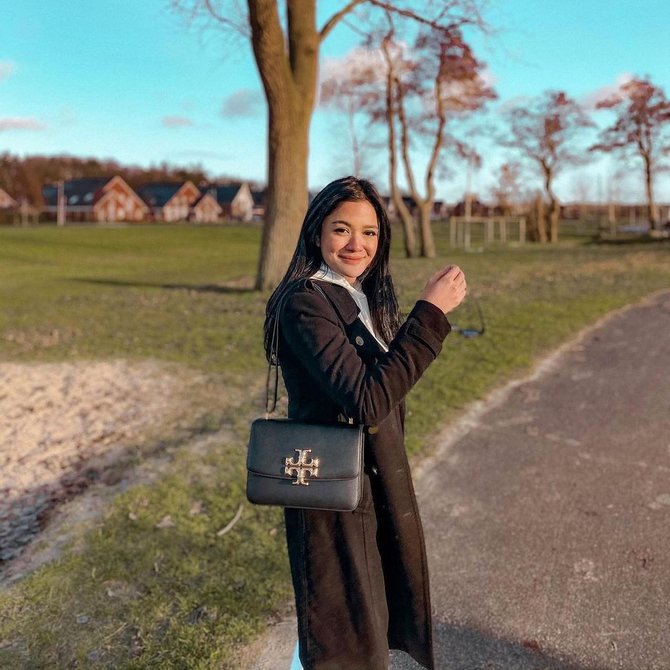 cantik dan menawan ini potret andi annisa pemeran suara hati istri saat traveling