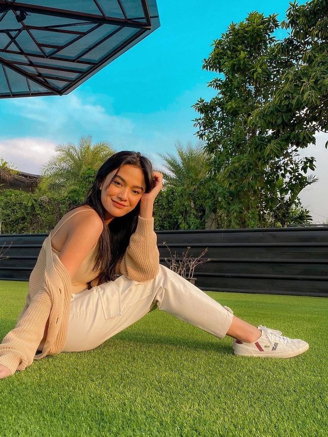 cantik dan menawan ini potret andi annisa pemeran suara hati istri saat traveling