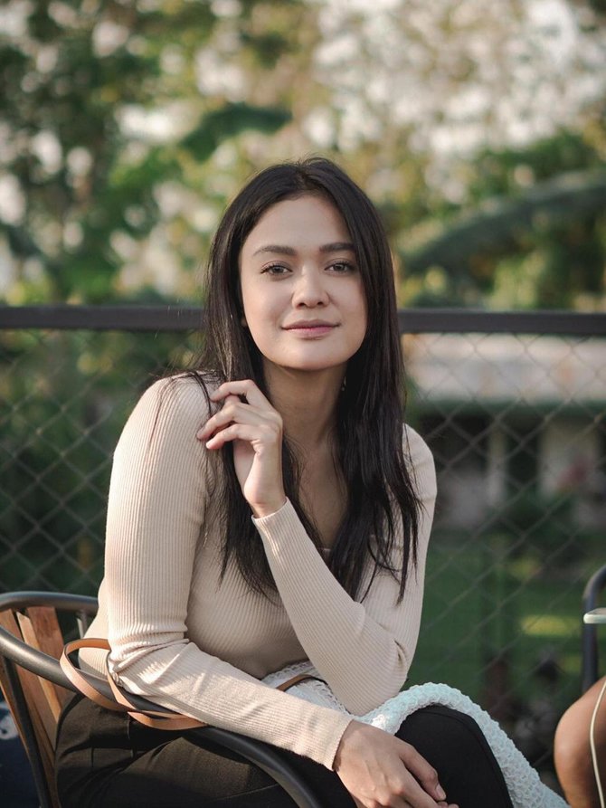 cantik dan menawan ini potret andi annisa pemeran suara hati istri saat traveling