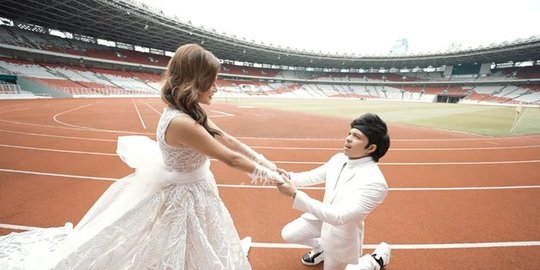 Impian Terwujud, Ini 4 Potret Prewedding Aurel Hermansyah dan Atta Halilintar di GBK