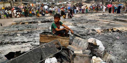 Kesedihan Etnis Rohingya Seusai Kamp Pengungsian Ludes Terbakar