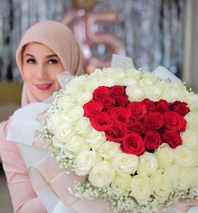 marini zumarnis ultah