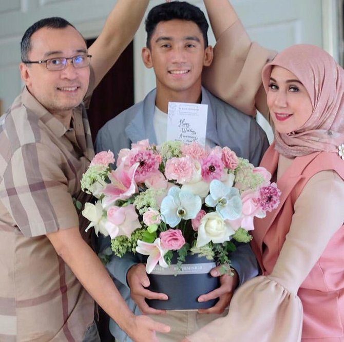 marini zumarnis ultah