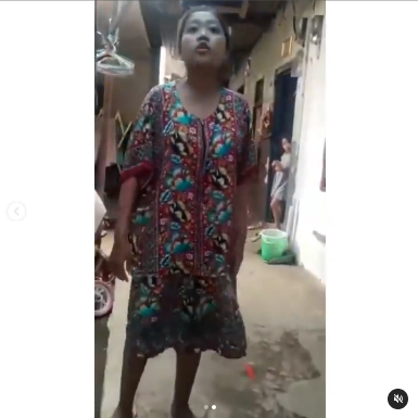 viral video emak emak ngamuk ditagih utang