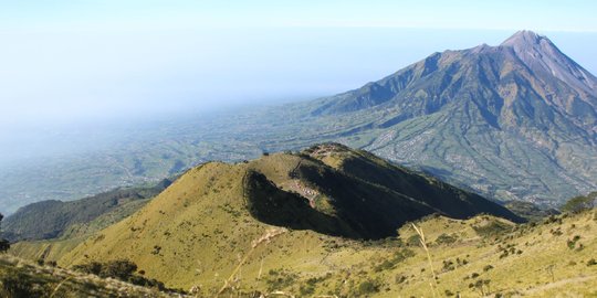 Panorama Menakjubkan Dari Puncak Gunung Merbabu 8086