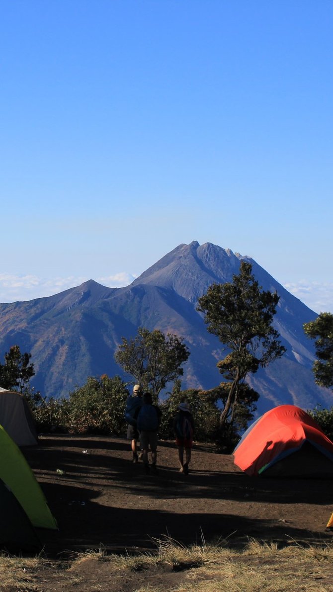 Panorama Menakjubkan Dari Puncak Gunung Merbabu