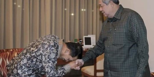 Demokrat Pro AHY: Sungguh Menggelikan Moeldoko Diberi Gelar Jenderal Santri