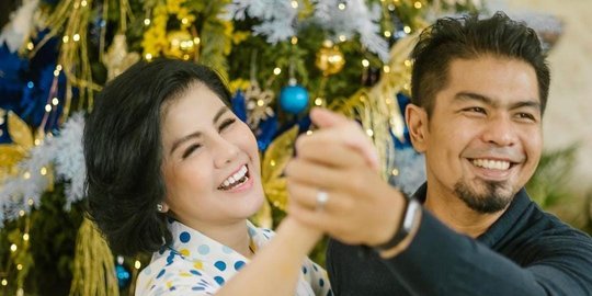 Potret Cantik Desiree Tarigan Ibu Bams Eks Samsons, Jago Bikin Kue, Nyanyi & Melukis