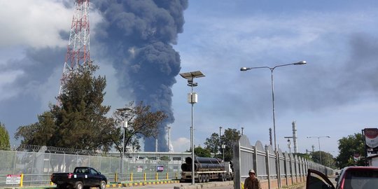 Kebakaran Kilang Minyak Balongan, Tiga Warga Dilaporkan Hilang