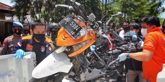 Kondisi Motor yang Digunakan Pelaku Bom Bunuh Diri di Katedral Makassar