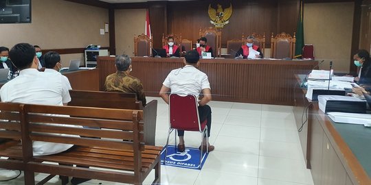 Sopir Ungkap Diperintah Mantan Pejabat Kemensos Transfer Rp 40 Juta ke Ajudan Juliari