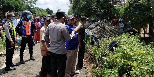 KA Penataran Tabrak Mobil di Malang, Seorang Anak Meninggal dan Ibunya Luka Parah
