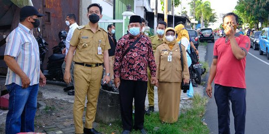 Gibran Janji Cek Izin Gudang Tempat Menimbun Tulang Ayam dan Bulu Usai Timbulkan Bau