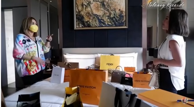 cerita gladys crazy rich surabaya