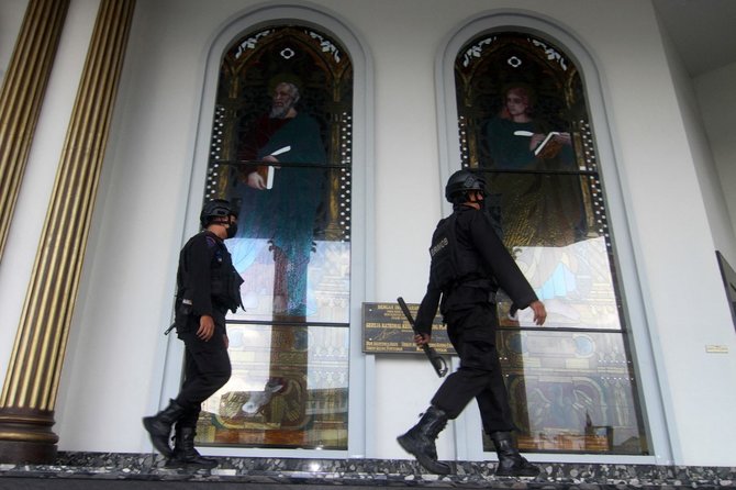 pengamanan gereja katedral di pontianak