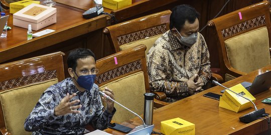 Mendikbud Wajibkan Sekolah Tatap Muka Usai Pendidik Vaksinasi Covid-19