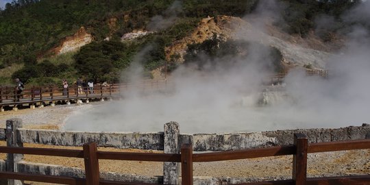 Melihat Lebih Dekat Pesona Kawah Vulkanik Sikidang Dieng