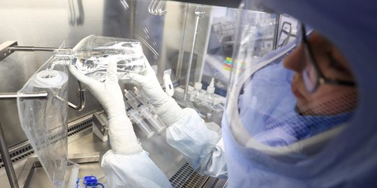 Melihat Pembuatan Vaksin Covid-19 di Lab BioNTech