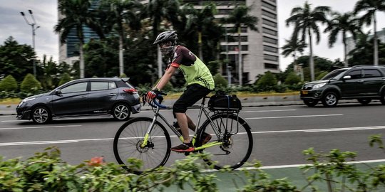 Dishub DKI Soal Jalur Sepeda Permanen: Baru 500 Pembatas Jalan Terpasang