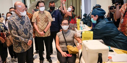 Teten Masduki: Pelaku UKM di Daerah akan Mendapat Vaksinasi