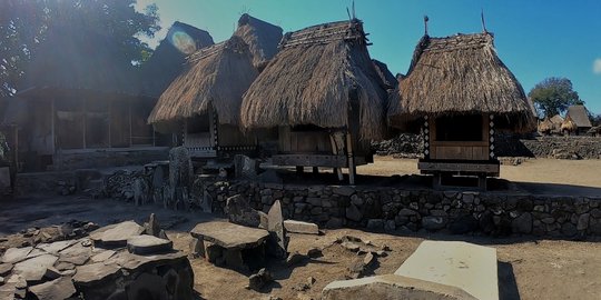 Merasakan Sensasi Zaman Batu di Kampung Bena Flores NTT