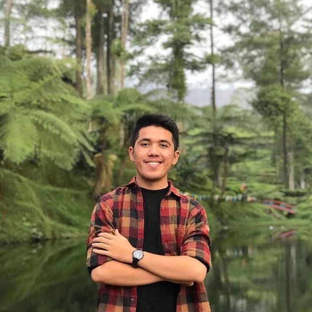 4 potret iqhbal lida dokter yang ingin jadi ikon dangdut tanah air