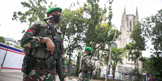 Ratusan Personel TNI-Polri Jaga Gereja Katedral Jakarta