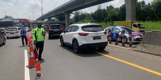 Urai Kepadatan, Jasamarga Lakukan Contraflow di KM 47 Tol Japek Arah Cikampek