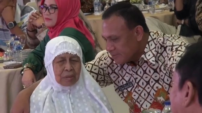 momen jenderal bintang 3 polri bertemu guru semasa sma