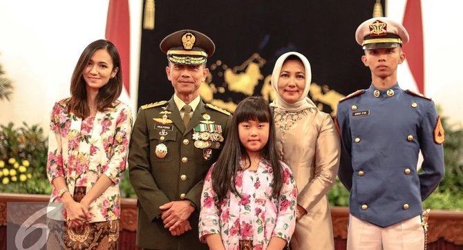 potret jenderal tni purn mulyono dan keluarga