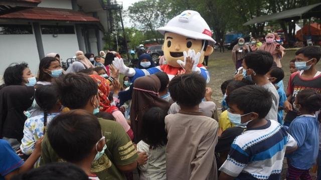 sembuhkan trauma anak korban kebakaran balongan ini yang dilakukan pertamina