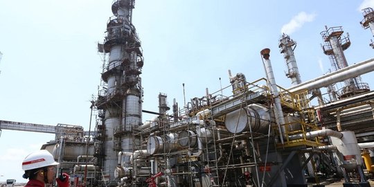 pekan depan, dpr panggil pertamina bahas kebakaran kilang balongan