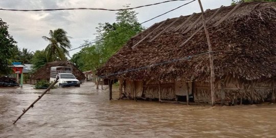 Banjir di Malaka NTT Picu Tanggul Manumuti Brubit Jebol