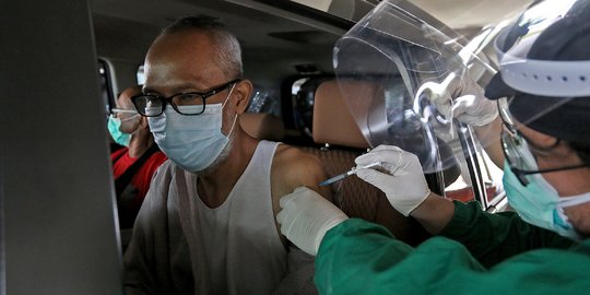 Kemenkes: Tak Perlu Ada Persiapan Khusus Bagi Orang Berpuasa Saat Menerima Vaksinasi