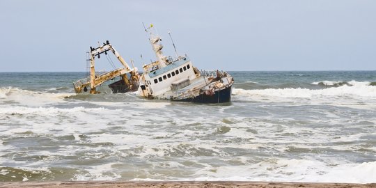 Kapal Rombongan Bupati Buton Selatan Kecelakaan, Dua Orang Tewas