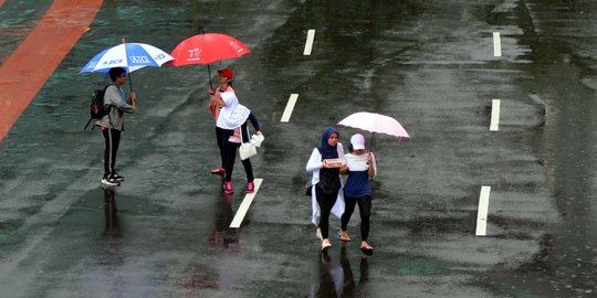 Sebagian Jakarta akan Dilanda Hujan Petir Disertai Angin Kencang