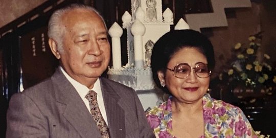 Potret Lawas Presiden Soeharto & Ibu Tien Latihan Menembak, Aksi Tommy Bikin Gemas