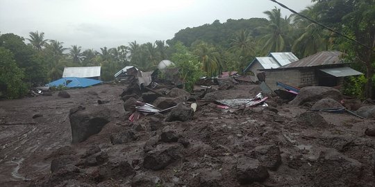 BNPB Kirimkan Bantuan Logistik untuk Korban Bencana Banjir Flores Timur