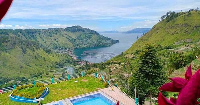 diapit bukit barisan intip pesona desa wisata haranggaol di danau toba