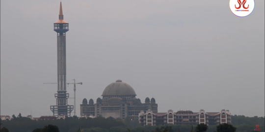 Punya Menara Tertinggi ke-3 Dunia, Masjid di Indramayu Ini Jadi yang Termegah