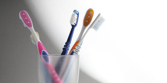 Cegah Masalah, Ketahui Cara yang Tepat untuk Membersihkan Sikat Gigi