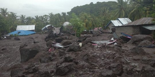 BNPB Kirim 3 Helikopter Sisir Daerah Terisolir Akibat Banjir di NTT