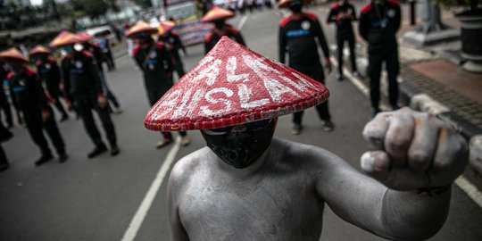 Pengamat Dukung Airlangga Minta Pengusaha Bayar Penuh THR Tahun Ini