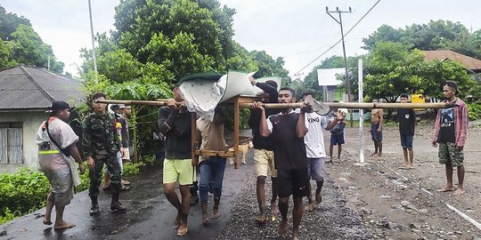 BNPB dan Kemenkes akan Datangkan Dokter dari Sulsel-Jatim Bantu Korban Banjir NTT