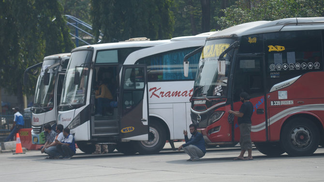 terminal bus kampung rambutan