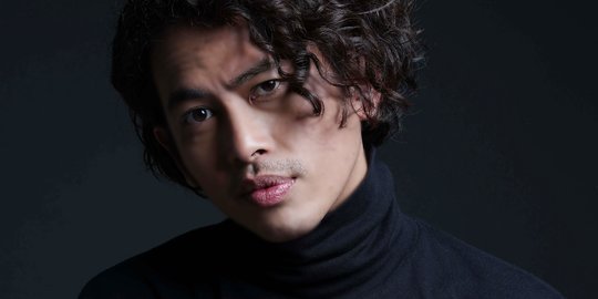 Budi Doremi dan Mimpi untuk Mengubah Takdir Cinta Lewat Mesin Waktu