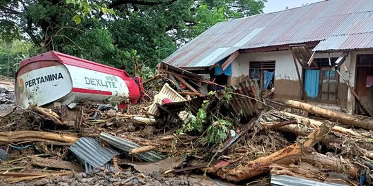 Banjir Bandang NTT, PMI Solo Kirim Bantuan Tenaga Medis