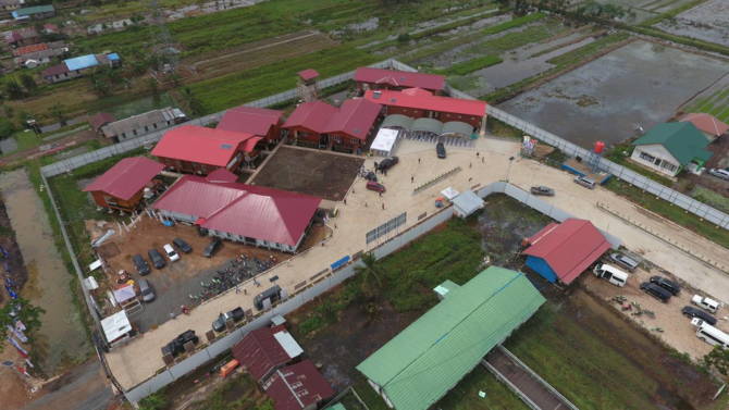 menko marves luhut binsar pandjaitan meninjau kawasan food estate di kalteng