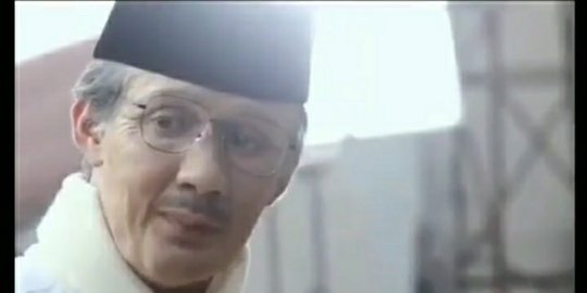 Mirip Banget Aslinya, Begini Proses Wajah Reza Rahadian 'Disulap' Jadi BJ Habibie