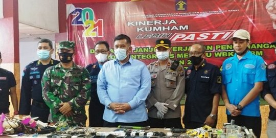 Razia Lapas Padang, Petugas Gabungan Temukan 20 Handphone